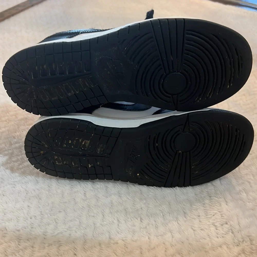 Nike Dunk Low Panda Kids Size 2Y Black White Youth Sneakers Athletic Shoes